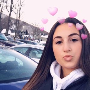 Meet your Posher, Amberlyn